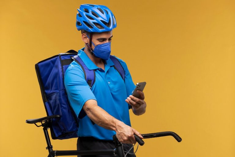 Zarobki Uber Eats – ile można dostać?
